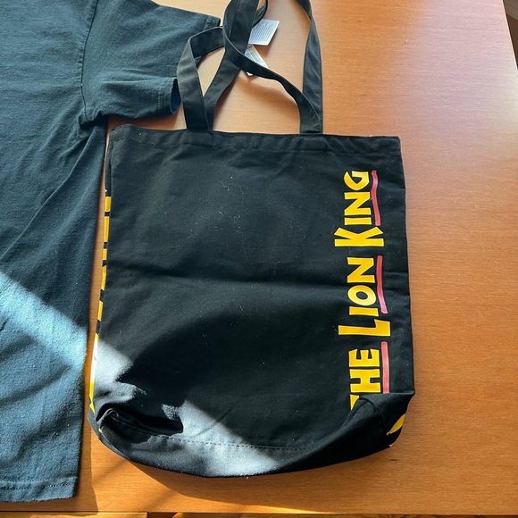 Lion King Character NEW tote bag and gently used kids T shirt size M - Picture 3 of 6